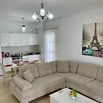 Eleana شقة ساراندا