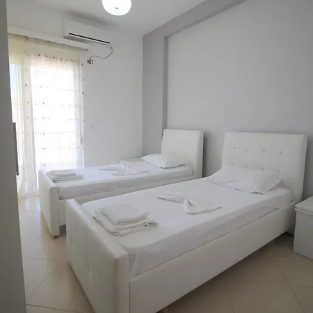 Eleana Apartment *
