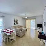 Eleana Appartement *
