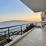 Eleana Apartment *