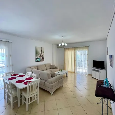 Eleana Apartment *