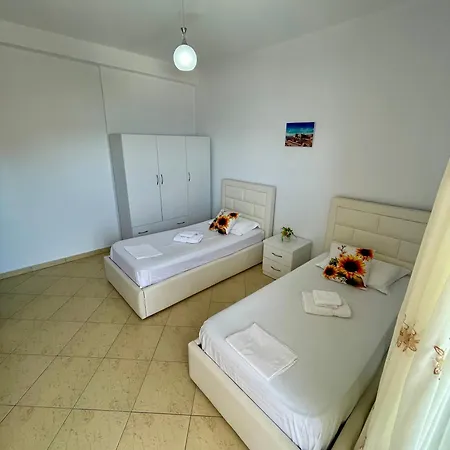 Eleana * Sarandë