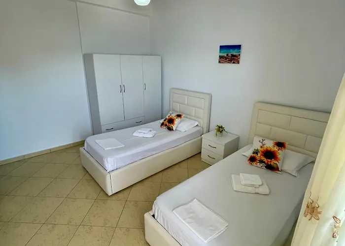 Eleana * Sarandë